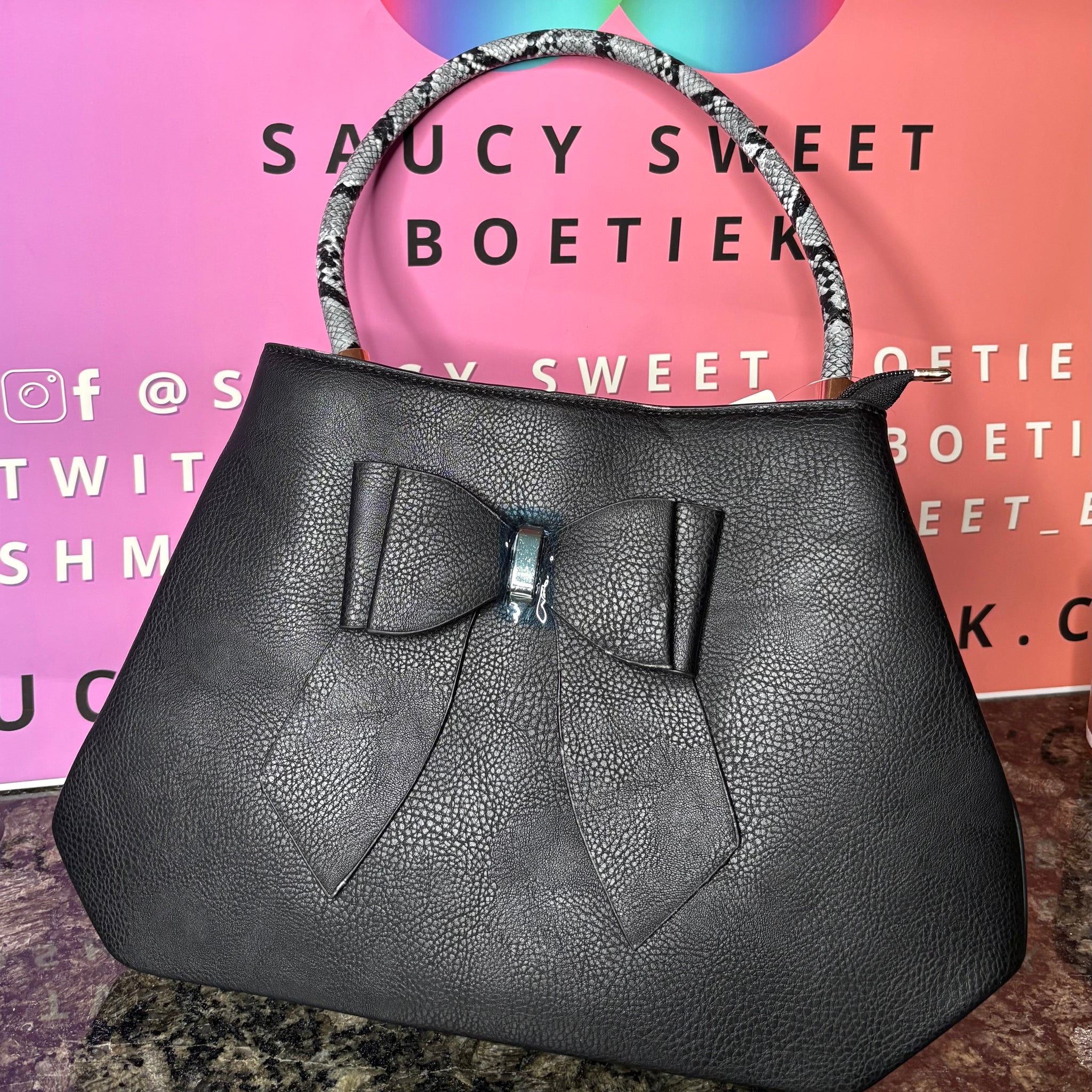 Black bow-tie purse